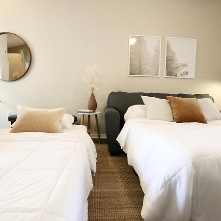 Nomad Retreat King Bed Boutique Condo W Garage Гейнсвил Екстериор снимка
