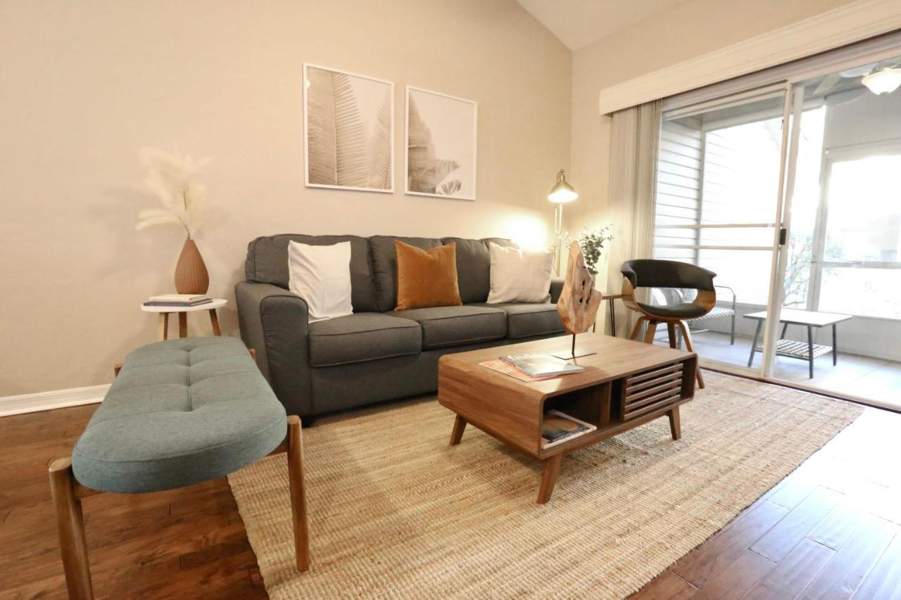 Nomad Retreat King Bed Boutique Condo W Garage Гейнсвил Екстериор снимка